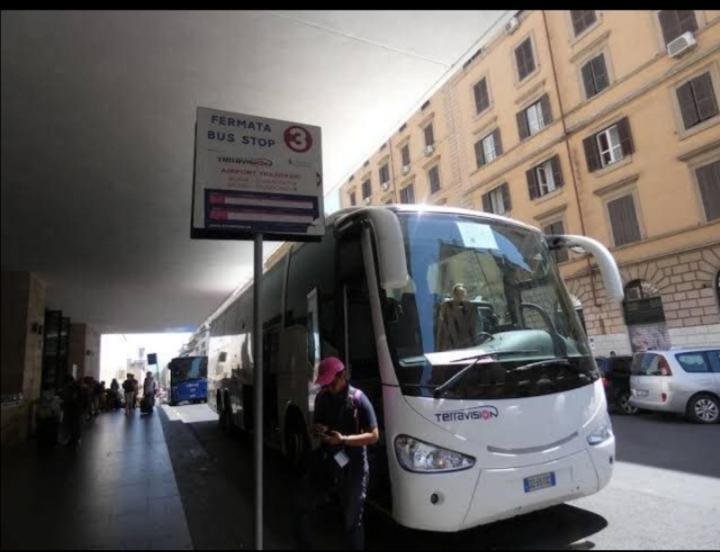 רומא Relaxon Guest House מראה חיצוני תמונה